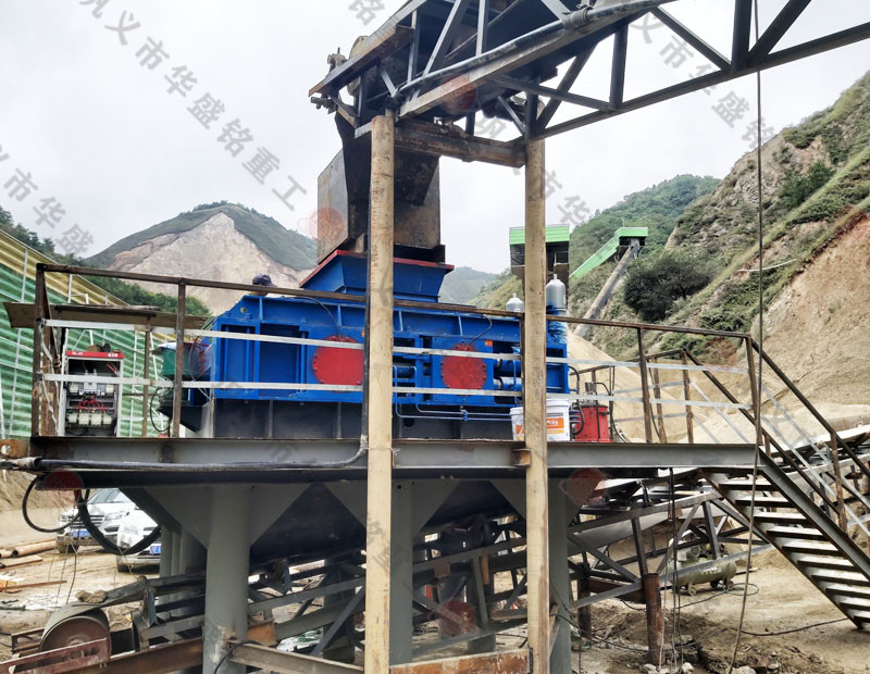 全自動(dòng)液壓對(duì)輥破碎機(jī)遼寧安裝現(xiàn)場